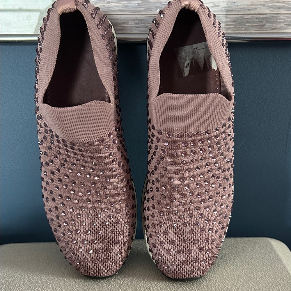 NWOB Kenneth Cole Cameron Jewel Jogger Slip-On Sneakers with Rhinestones